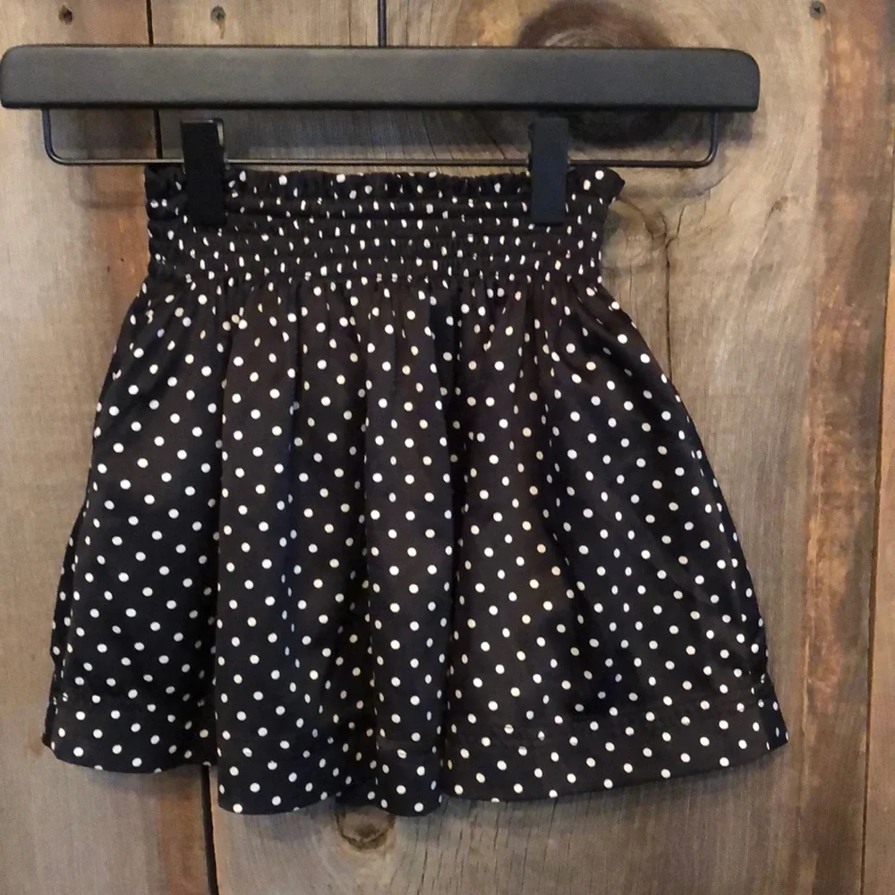 2010 babyGap Smocked Waist Skirt in Black White Polka Dots With Pockets Size 4